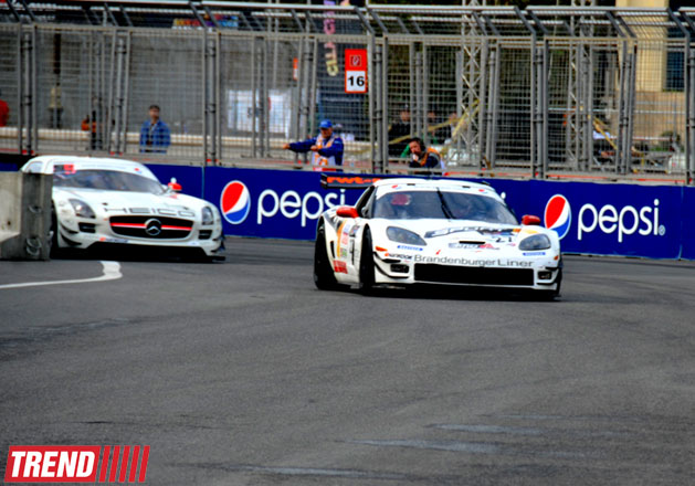 Qualifying session of City Challenge car race starts in Baku (PHOTO)