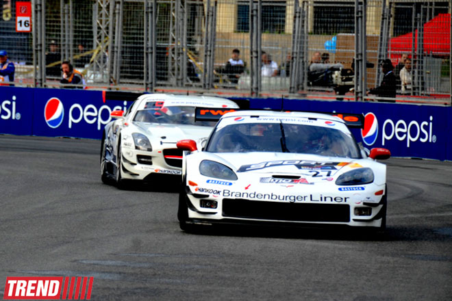 Qualifying session of City Challenge car race starts in Baku (PHOTO)