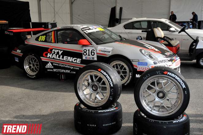 Qualifying session of City Challenge car race starts in Baku (PHOTO)