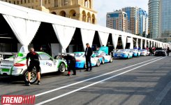 Qualifying session of City Challenge car race starts in Baku (PHOTO)