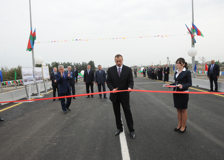 Ilham Aliyev opens newly overhauled bridge of Saatli-Musali-Mazrali highway over Araz River (PHOTO)