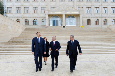 President Ilham Aliyev gets acquainted with reconstructed School 173 of capital’s Yasamal District (PHOTO)