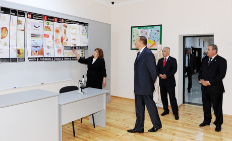 President Ilham Aliyev gets acquainted with reconstructed School 173 of capital’s Yasamal District (PHOTO)