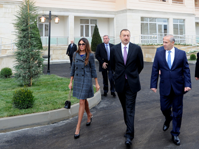 Azerbaijani President and his spouse attend opening ceremony of apartment buildings for disabled and martyr families in Sumgayit (PHOTO)