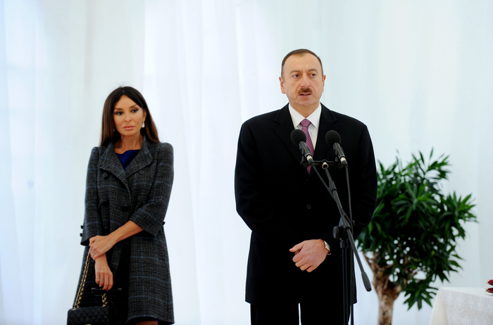 Azerbaijani President and his spouse attend opening ceremony of apartment buildings for disabled and martyr families in Sumgayit (PHOTO)