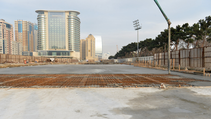 President Ilham Aliyev inspects construction work at underground parking lot in Azadlig Square (PHOTO)