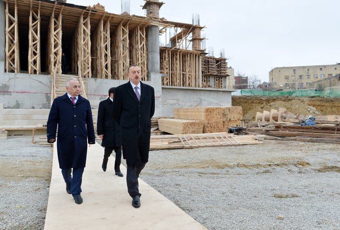 President Ilham Aliyev gets acquainted with construction works at the mosque complex in capital’s Binagadi District (PHOTO)
