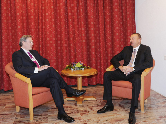 Azerbaijani President meets Booz & Company CEO Cesare Mainardi