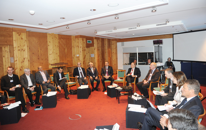 Azerbaijani President takes part in Davos World Economic Forum's session (PHOTO)