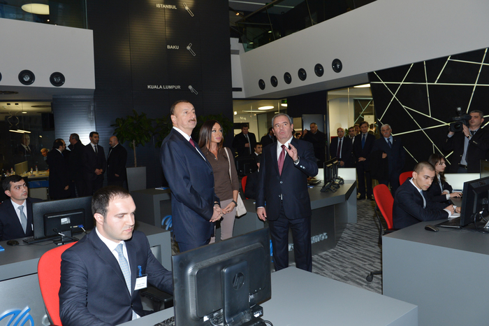 Azerbaijani President and his spouse watch Azerspace-1 satellite orbit launch (PHOTO)