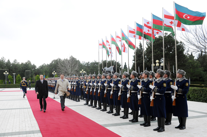 Georgian President officially welcomed in Azerbaijan (PHOTO)