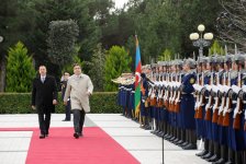 Georgian President officially welcomed in Azerbaijan (PHOTO)