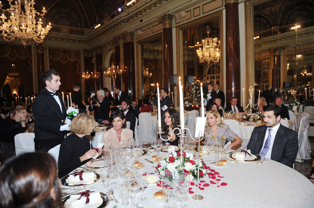 Azerbaijan's First Lady attends ‘Fly to Baku: Contemporary Art of Azerbaijan’ exhibition in Rome (PHOTO)