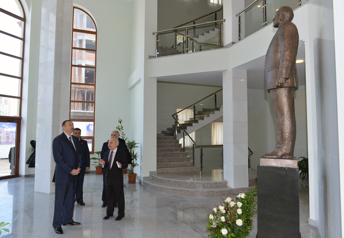 Azerbaijani President inspects new block of Azerbaijan State Academy of Fine Art (PHOTO)