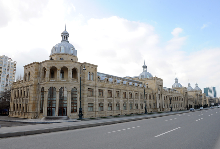 Azerbaijani President inspects new block of Azerbaijan State Academy of Fine Art (PHOTO)