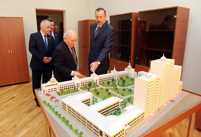 Azerbaijani President inspects new block of Azerbaijan State Academy of Fine Art (PHOTO)