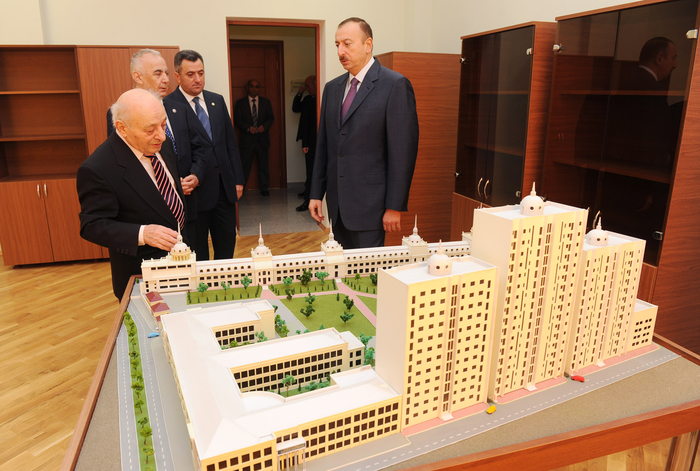 Azerbaijani President inspects new block of Azerbaijan State Academy of Fine Art (PHOTO)