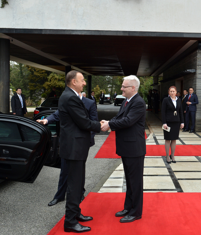 Azerbaijani President officially welcomed to Croatia (PHOTO)