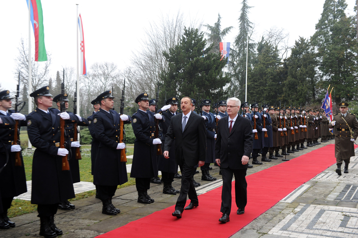 Azerbaijani President officially welcomed to Croatia (PHOTO)