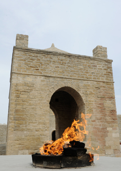 Azerbaijani President and his spouse visit newly-redeveloped “Ateshgah Temple” State Historical Architectural Reserve (PHOTO)