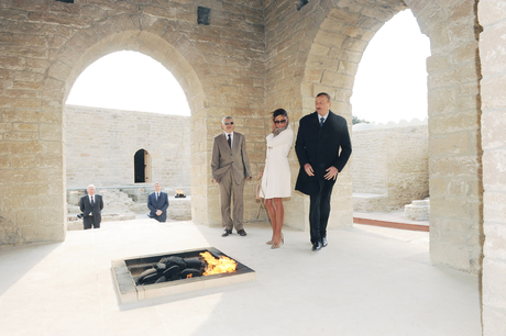Azerbaijani President and his spouse visit newly-redeveloped “Ateshgah Temple” State Historical Architectural Reserve (PHOTO)