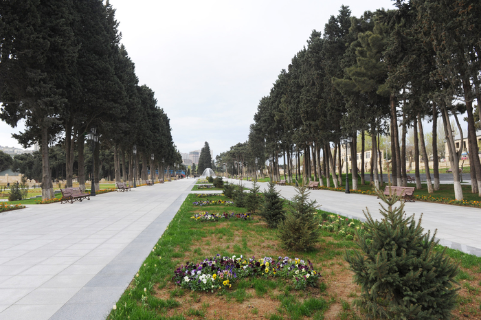 Azerbaijani President opens newly-redeveloped park in Bilajari settlement (PHOTO)