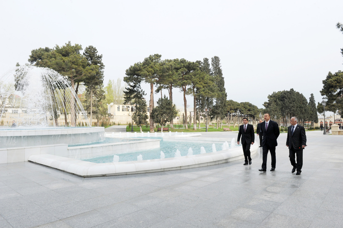 Azerbaijani President opens newly-redeveloped park in Bilajari settlement (PHOTO)