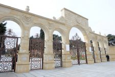 Azerbaijani President opens newly-redeveloped park in Bilajari settlement (PHOTO)