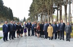 Azerbaijani President opens newly-redeveloped park in Bilajari settlement (PHOTO)