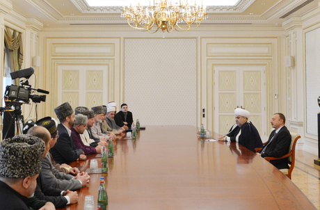 Azerbaijani President receives participants of “CIS Muslims for peace and sustainable development” conference (PHOTO)