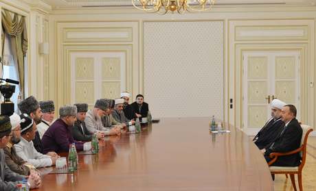 Azerbaijani President receives participants of “CIS Muslims for peace and sustainable development” conference (PHOTO)