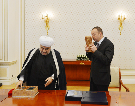 Azerbaijani President receives participants of “CIS Muslims for peace and sustainable development” conference (PHOTO)