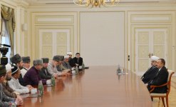 Azerbaijani President receives participants of “CIS Muslims for peace and sustainable development” conference (PHOTO)
