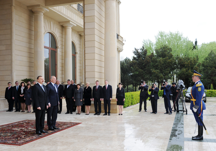 Latvian President officially welcomed in Azerbaijan (PHOTO)