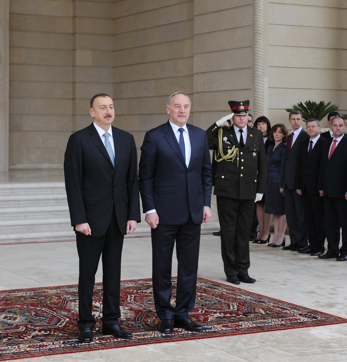 Latvian President officially welcomed in Azerbaijan (PHOTO)