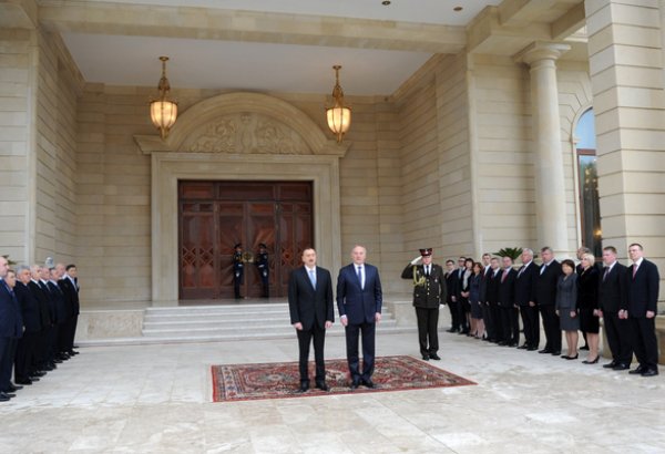 Latvian President officially welcomed in Azerbaijan (PHOTO)