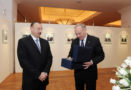 Latvian President visits Heydar Aliyev Foundation (PHOTO)
