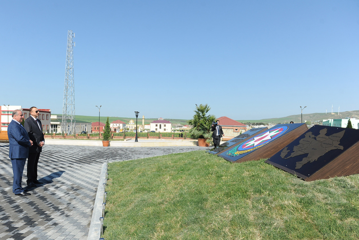 Azerbaijani President tours Flag Square in Qobustan (PHOTO)