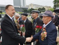 Azerbaijani President and his spouse attend Victory Day ceremony in Baku (PHOTO)