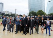 Azerbaijani President and his spouse attend Victory Day ceremony in Baku (PHOTO)