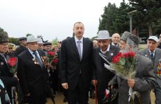Azerbaijani President and his spouse attend Victory Day ceremony in Baku (PHOTO)