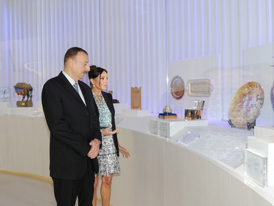Azerbaijani President visits Heydar Aliyev Museum in Heydar Aliyev Center (PHOTO)
