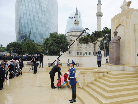 Azerbaijani President and his spouse attend Victory Day ceremony in Baku (PHOTO)