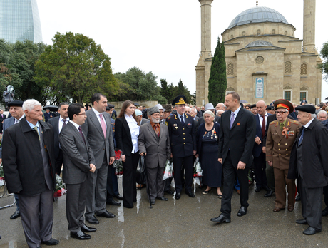 Azerbaijani President and his spouse attend Victory Day ceremony in Baku (PHOTO)