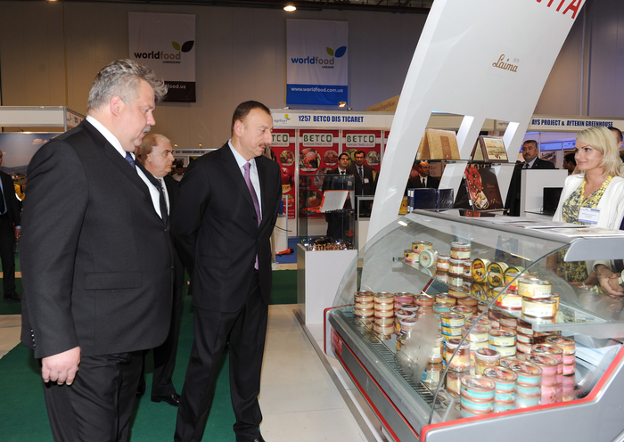 Azerbaijani President views 19th Azerbaijan International Exhibition of Food Industry and 7th Azerbaijan International Agriculture Exhibition  (PHOTO)