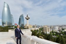President Ilham Aliyev views Highland Park in Baku after redevelopment (PHOTO)
