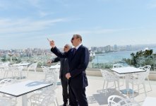 President Ilham Aliyev views Highland Park in Baku after redevelopment (PHOTO)