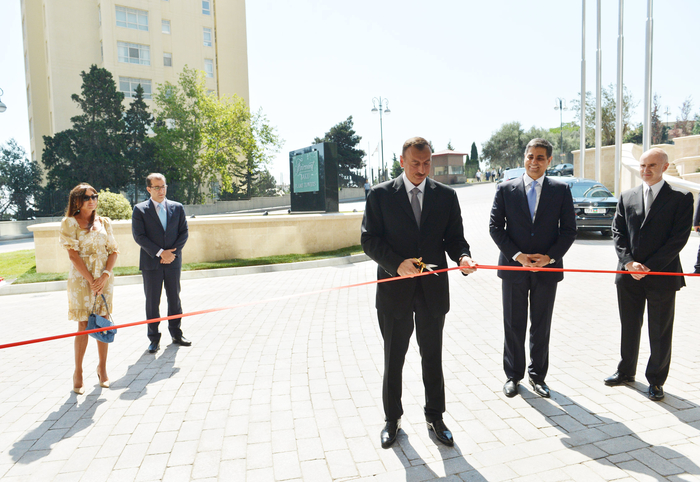 President Ilham Aliyev opens Fairmont Baku hotel at Flame Towers complex (PHOTO)