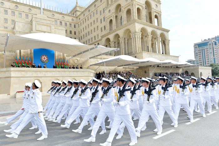 Military parade held in Baku (PHOTO)