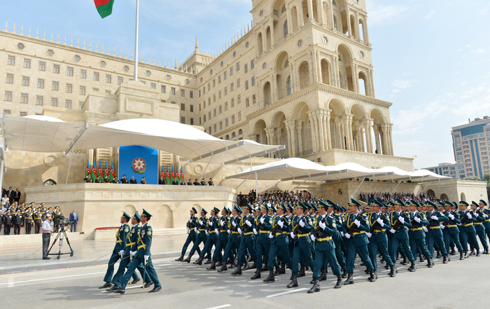 Military parade held in Baku (PHOTO)